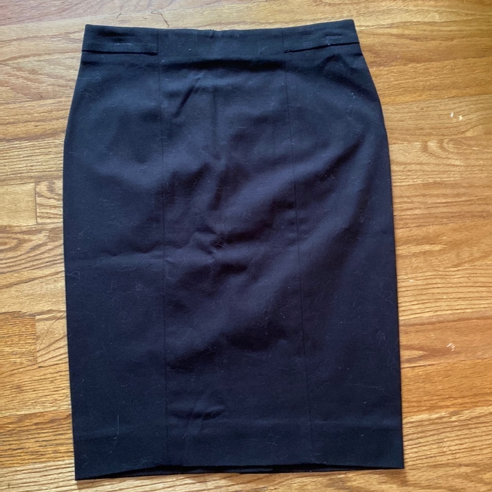Gap skirt
